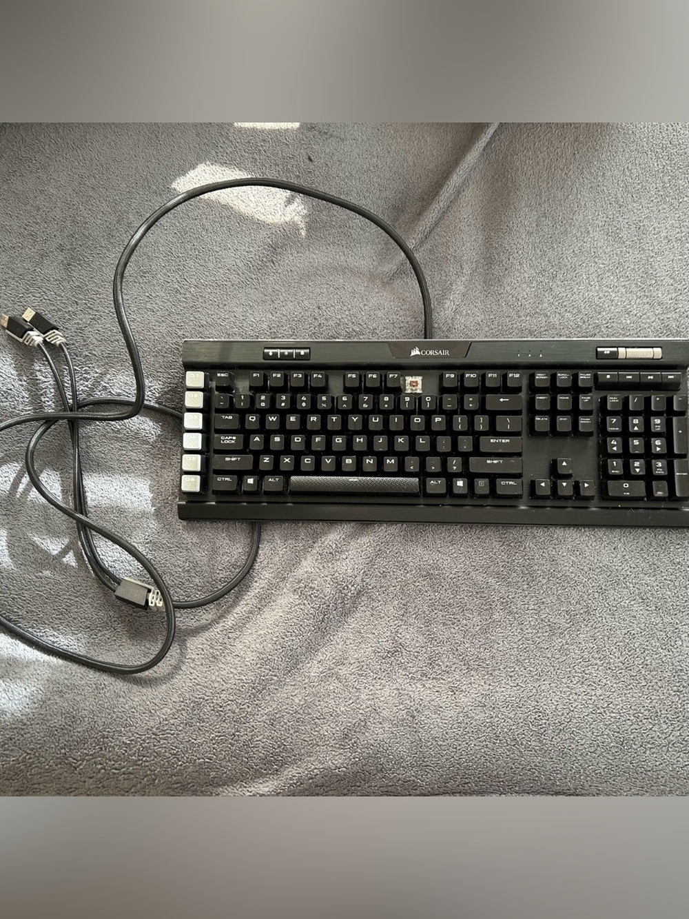 Corsair K95 RGB Mechanical Keyboard – Fully Working – Missing F7 Keycap